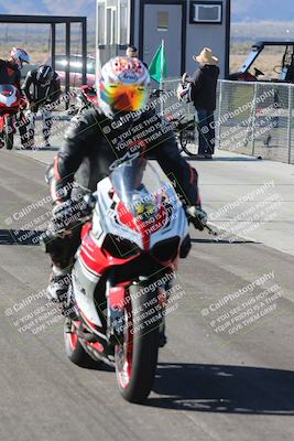 media/Dec-01-2025-Moto Forza (Mon) [[2daa91e15f]]/4-Around the Pits/